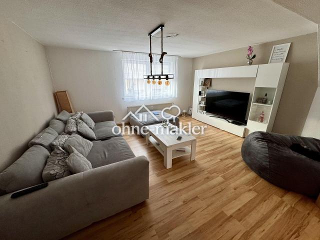 TOP* Helle 3 Zimmer Wohnung mit eigenem Hauseingang und gepflegtem Garten