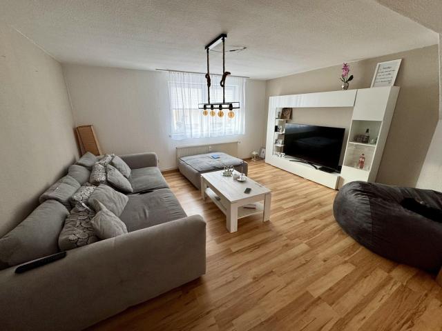 TOP* Helle 3 Zimmer Wohnung mit eigenem Hauseingang und gepflegtem Garten
