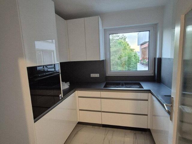 TOP HELLE 2,5 ZIMMER WOHNUNG INKL EINBAUKÜCHE!