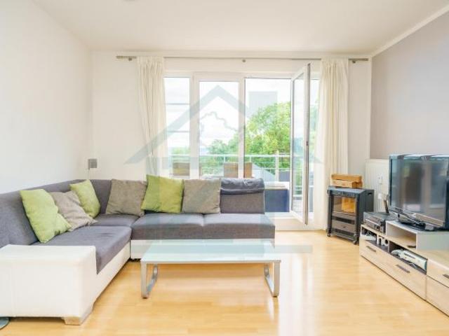 Top Investment oder neues Zuhause: Helle DG Wohnung mit Balkon, EBK & Tiefgarage!