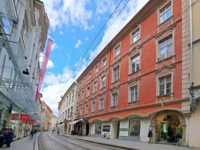 TOP Innenstadtlage: 3 Zimmer DG Wohnung im Altbau | Sackstraße 14 Top 26