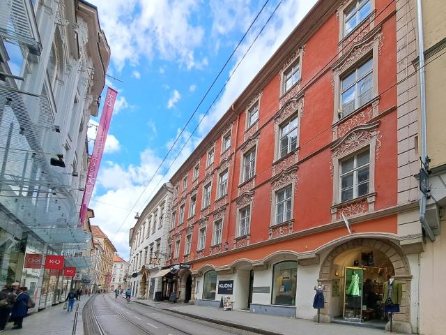 TOP Innenstadtlage: 3 Zimmer DG Wohnung im Altbau | Sackstraße 14 Top 26