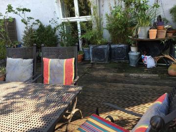 Top old building apartment in central and quiet location with large balcony, Koln Amsterdam Apartments for Rent