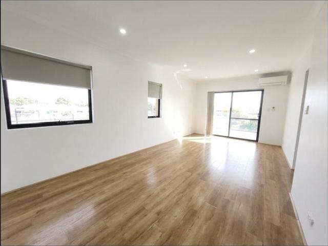 Top Locale. Walk to Everything! Ultra convenient life style