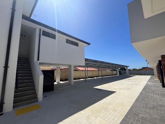 Top Locale. Walk to Everything! Ultra convenient life style