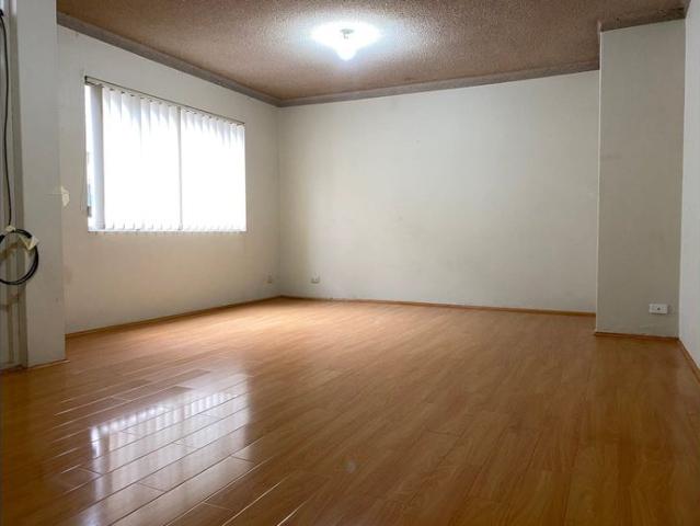TOP LOCATION, 1ST FLOOR, FULLY RENOVATED