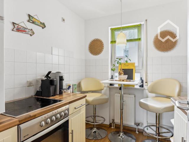 Top location apartment: south facing balcony, bathtub, Wi Fi and more for business travelers, vacationers and families, Leipzig Amsterdam Apartments for Rent