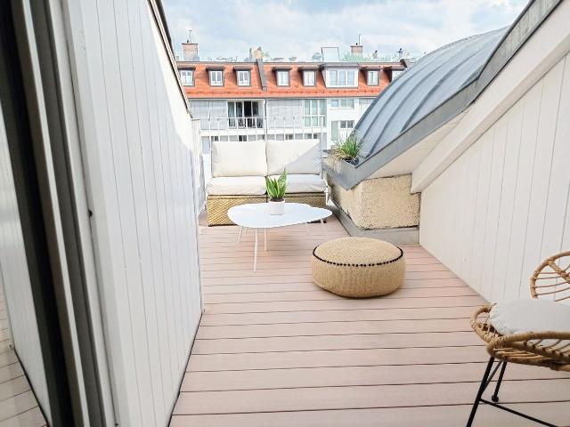 Top location! Bright 3 room flat with roof top terrace, Munchen Amsterdam Apartments for Rent