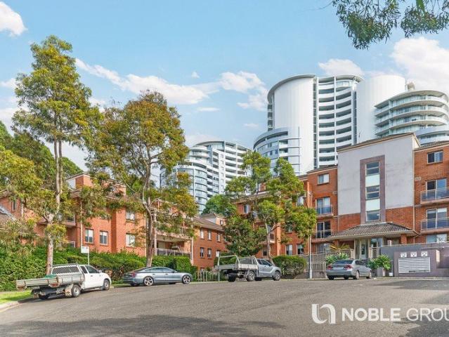 Top Location, Full Brick Apartment