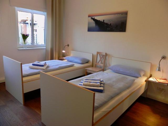 Top location! Furnished 2 room apartment with balcony, parking is optional, Ravensburg Amsterdam Apartments for Rent