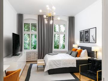 Top location in Berlin Charlottenburg – Schloßstraße – bright apartment – exclusively renovated!
