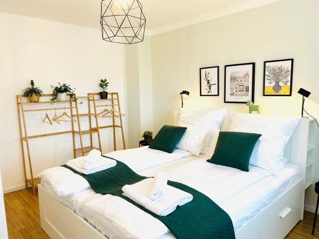 Top location in Osnabrueck City – close to the castle gardens – exclusively renovated!, Osnabruck Amsterdam Apartments for Rent