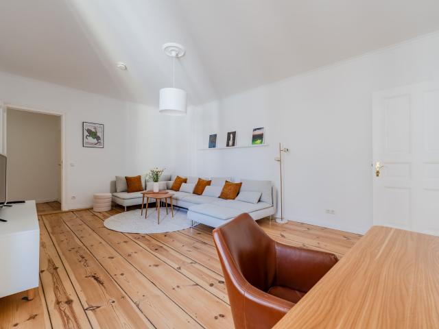 Top Location in Wedding: Stylish 2 Room Flat Next to Subway & City Train Very close to Ringbahn