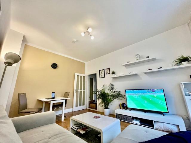 Top Location + Option for Long Term Lease, Berlin Amsterdam Apartments for Rent