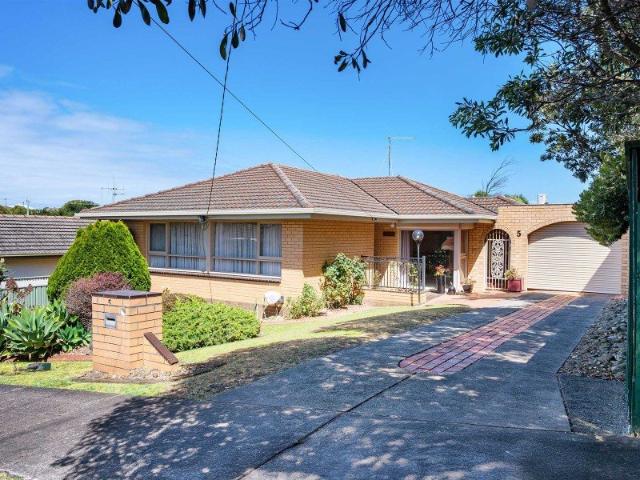 Top Location Large Family Home