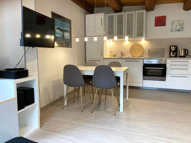 TOP location! Modern 3 room apartment in the historic town center, private parking, Ravensburg Amsterdam Apartments for Rent