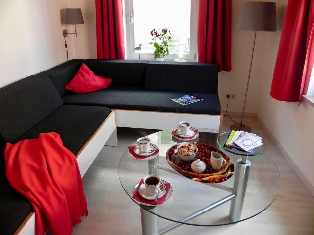 TOP location! Modern 3 room apartment in the historic town center, private parking, Ravensburg Amsterdam Apartments for Rent