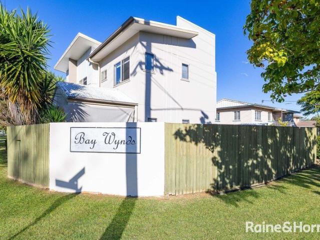 Top Location Terrific Townhouse!