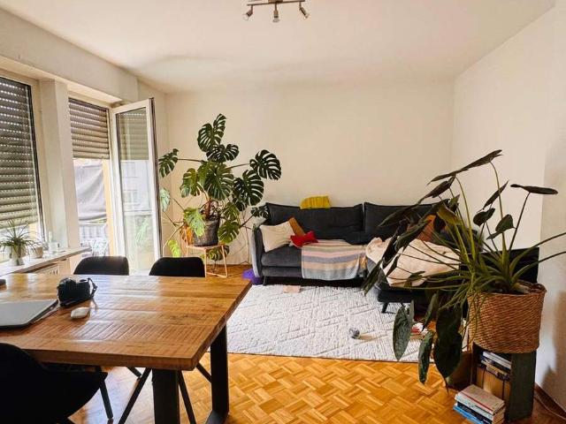 Top Lage: 4 Zimmer Wohnung mit 2 Balkonen und Einbauküche
