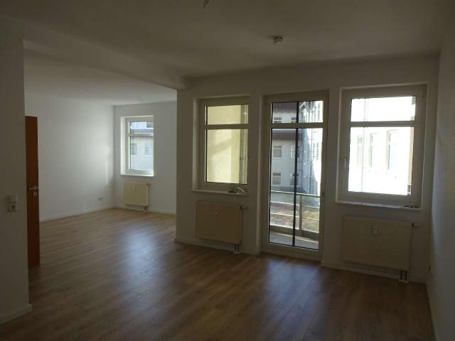 Top Lage 4 Zimmer Wohnung mit Aufzug und Balkon
