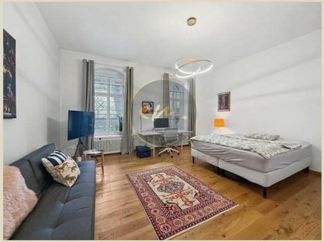Top Lage Teutoburger Platz: Attraktive und modernisierte 1 Zimmer Altbauwohnung