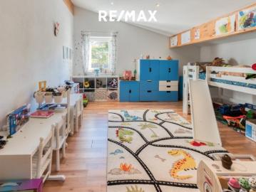 NEUER PREIS: Top Lage, tolles Haus mit großzügigem Wellnessbereich