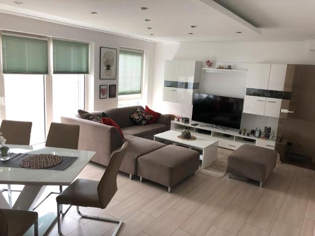 TOP Lage Vermietete 4 Zimmer Wohnung in Neuss Grimlinhausen