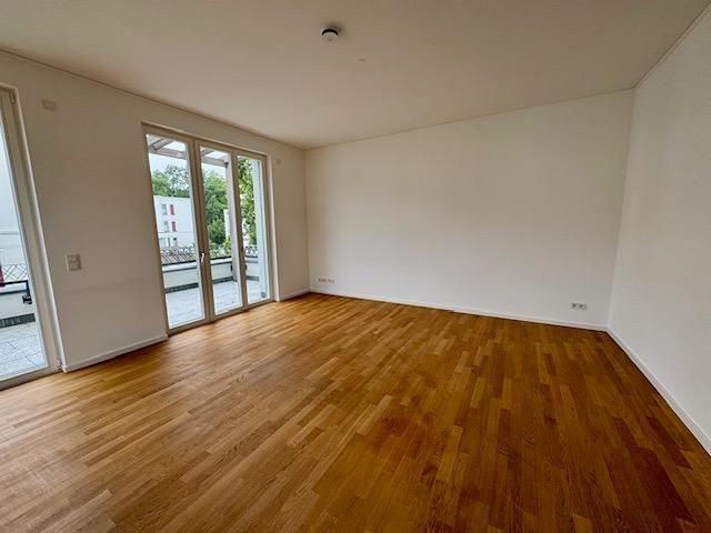 Top Lage am Jungfernsee Hochwertige 3 Zimmer Wohnung mit Einbauküchen und großen Balkon
