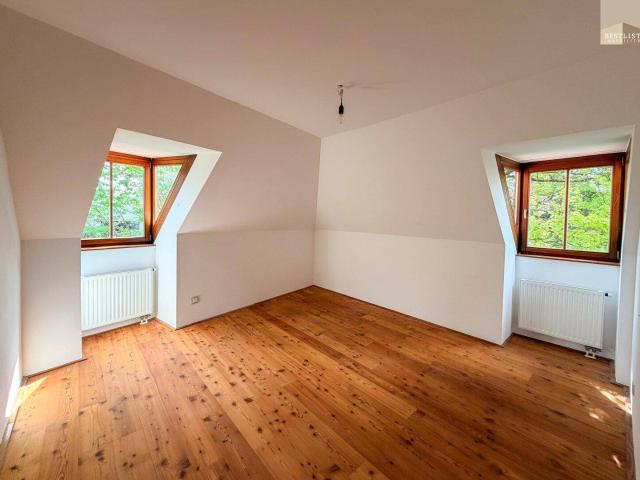 TOP LAGE Charmante Dachgeschosswohnung in Baden