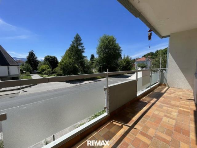 Top Lage: Helle 4,5 Zimmer Wohnung mit Loggia und Balkon am Fuße des Kreuzbergls