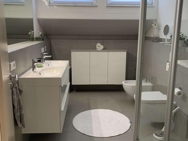 Top Lage in Bad Rappenau Komplett renovierte 4 Zimmer Wohnung mit schönem Garten und Einzelgarage