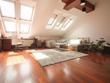 TOP Lage in Hietzing | Charmante, ruhige 3,5 Zimmer Wohnung | 2004 ausgebautes Dachgeschoß