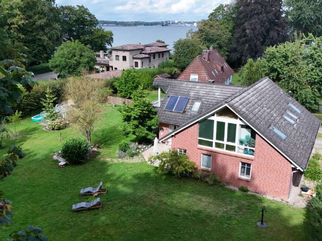 Top Lage Kitzeberg: modernes Haus mit 2 Wohneinheiten, 50 Meter von der Förde