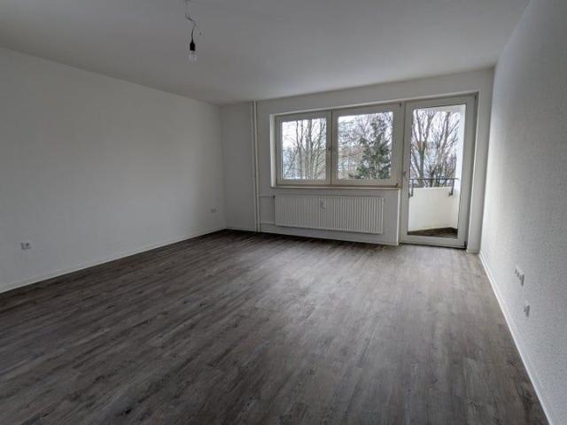 Top Lage Modernisierte Wohnung mit Balkon