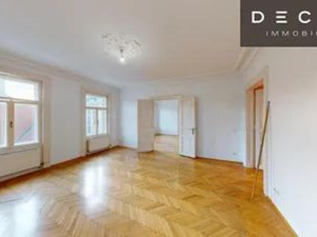 TOP LAGE | NÄHE KARLSPLATZ | 3 ZIMMER ALTBAU TRAUM | AB SOFORT VERFÜGBAR!