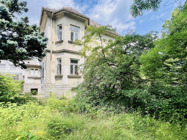 TOP Lage nähe Stadtzentrum! Sanierungsbedürftig mit Ausbaupotential! Studie für 4 Wohneinheiten mit DG Ausbau vorhanden!