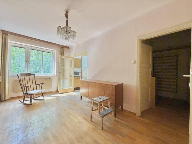 TOP LAGE NEBEN DER TAUBSTUMMENGASSE – CHARMANTE 1 ZIMMER WOHNUNG MIT POTENZIAL