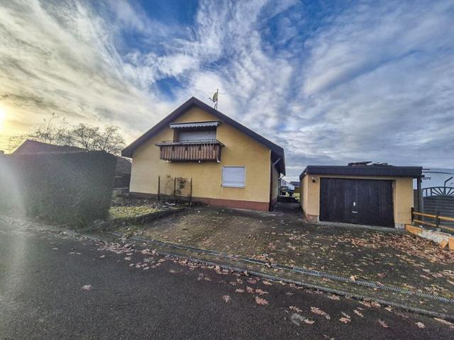 TOP LAGE ~ PLATZWUNDER. Freistehendes Ein bis Zweifamilienhaus Ortsrandlage~