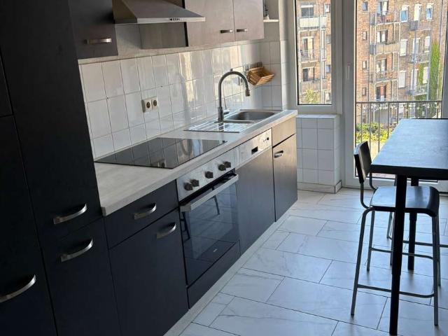 Top Lage, renovierte 2 ZKB Wohnung inkl. Einbauküche