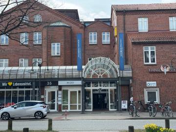 Top Lage ! Schöne 1 Zimmerwohnung mit Loggia in Norderstedt
