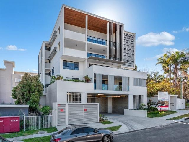Top Level Apartment in Boutique Building
