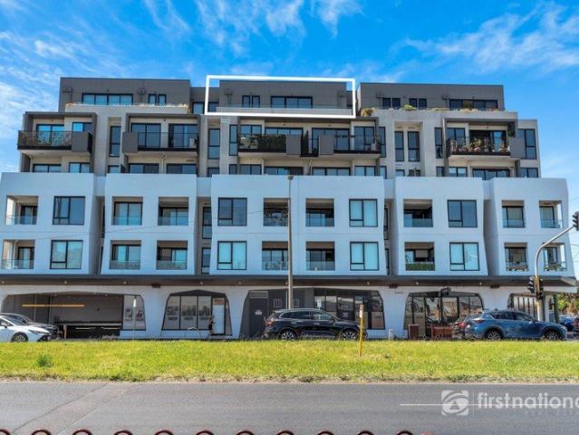 Top level with bay views