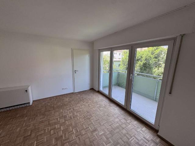 ! TOP ! LEERSTEHEND u frisch sanierte 1 Zimmer Wohnung mit West Balkon & neuer EBK in Ludwigsburg
