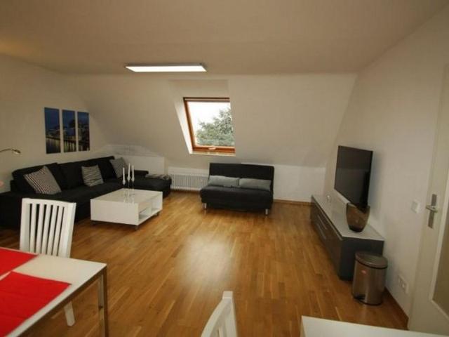 Top möblierte Dachgeschosswohnung