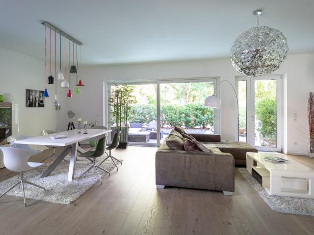 Top modern luxury apartment at the marina
