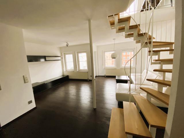 Top moderne MÖBLIERTE 2,5 Zimmer Maisonette Wohnung in Innenstadt von Heilbronn