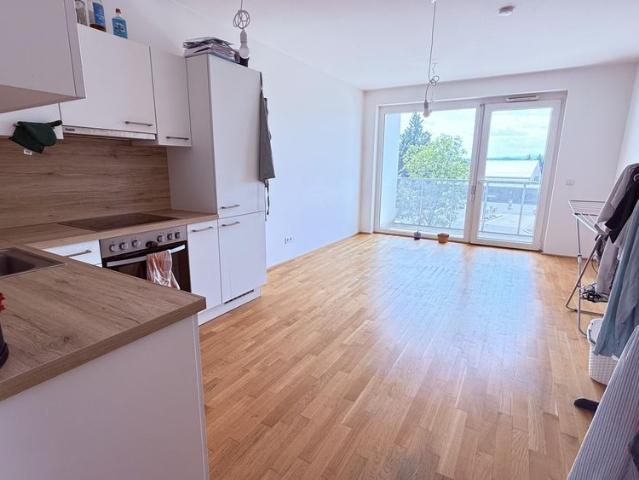 Top moderne, ruhige Neubauwohnung mit großer West Loggia 6,81m² nahe Akademiepark