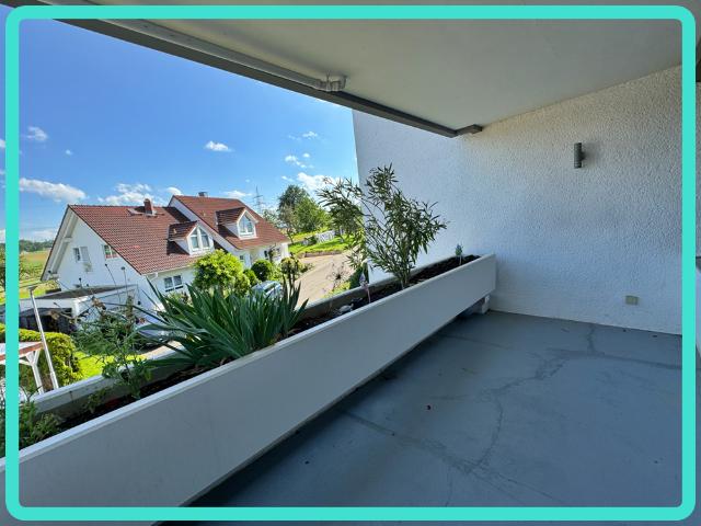 TOP Modernisierte ETW mit XL Balkon in idyllischer Ortsrandlage.
