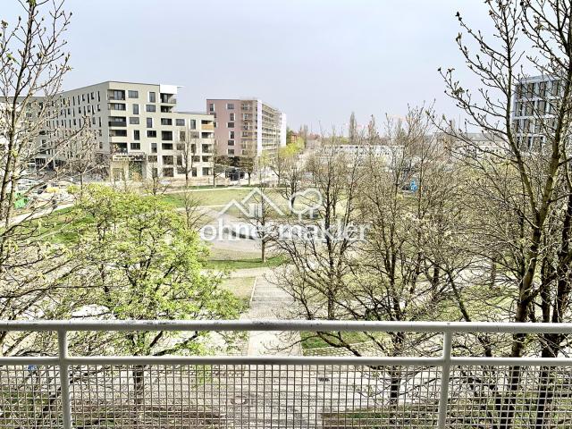 Top modernisierte, gut vermietete 4 Zimmer Wohnung mit großem Balkon und Parkplatz