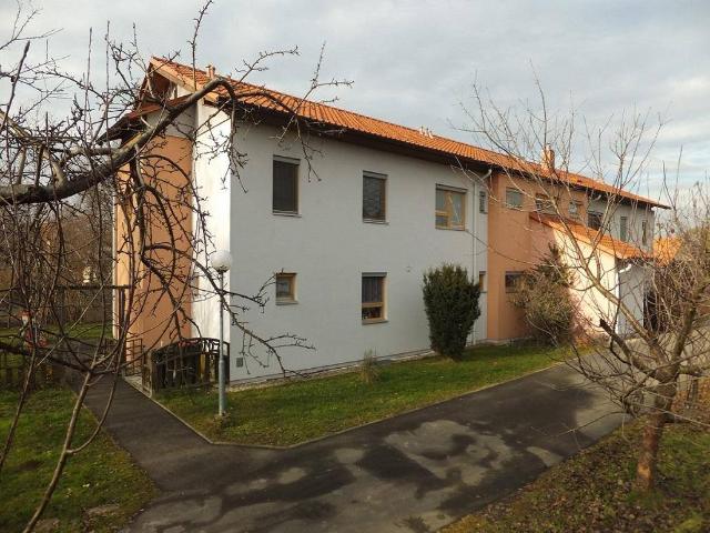 TOP MAISONETTE 3 Zimmer Wohnung mit großem Garten und Carportparkplatz zu vermieten geförderte Miete 3 Zimmer